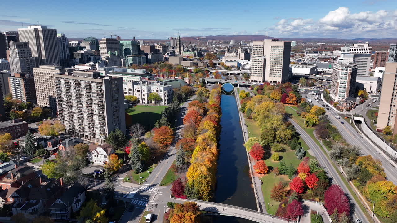10월 히도 운하의 하강 공중