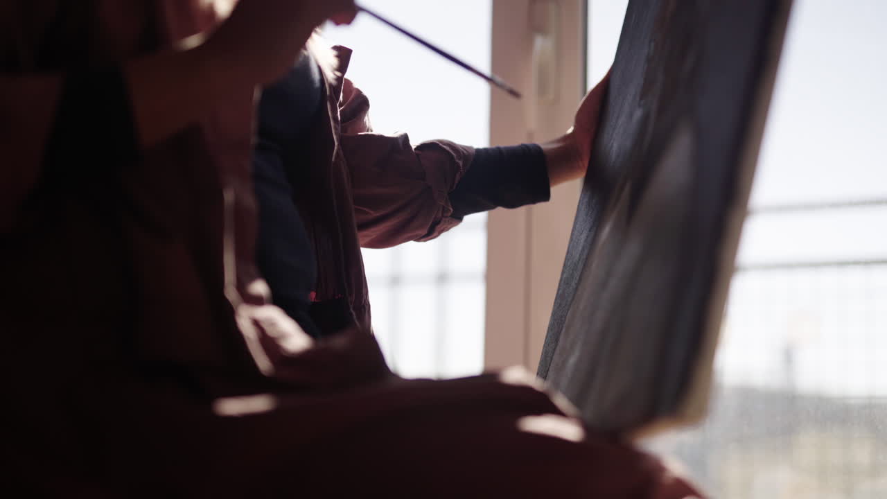 캔버스에 시각적으로 영혼을 그리는 그림