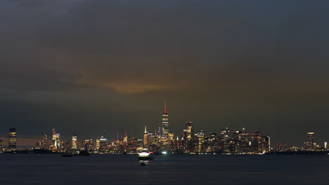 beautiful timelapse panoramic view of manhattan new york city at night