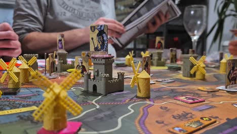 Mini-Castle-At-Lehen-Brettspiel---Komponenten-Auf-Dem-Spielbrett