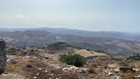 Alte-Berghütte-In-Einer-Spektakulären-Landschaft