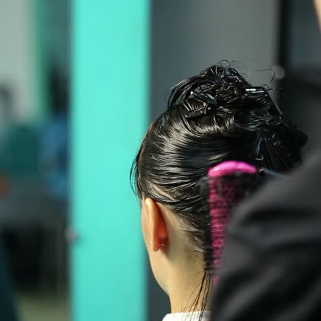 hairdresser dying female hair
