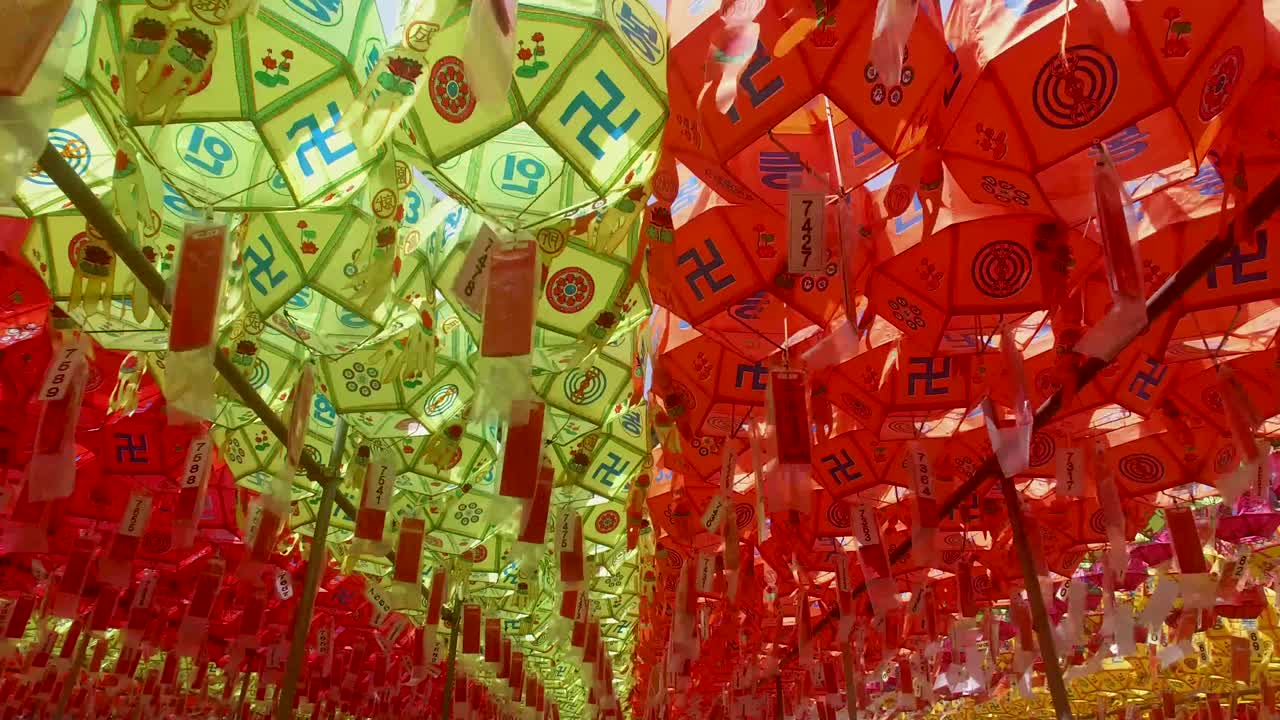 아시아의 부산, 남한의 그사 사원에서 열리는 롯데 등불 축제