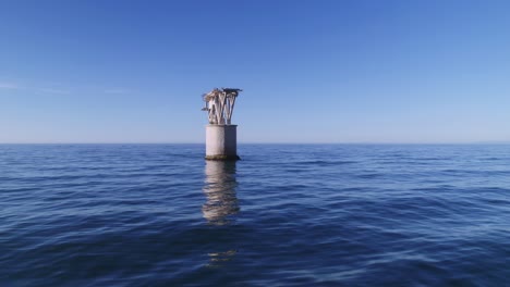 Verlassener-Kabelturm-In-Marbella,-Spanien.-Antenne-Rückwärts-Bewegt