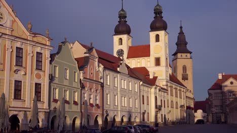 El-Pintoresco-Pueblo-De-Telc-En-La-República-Checa