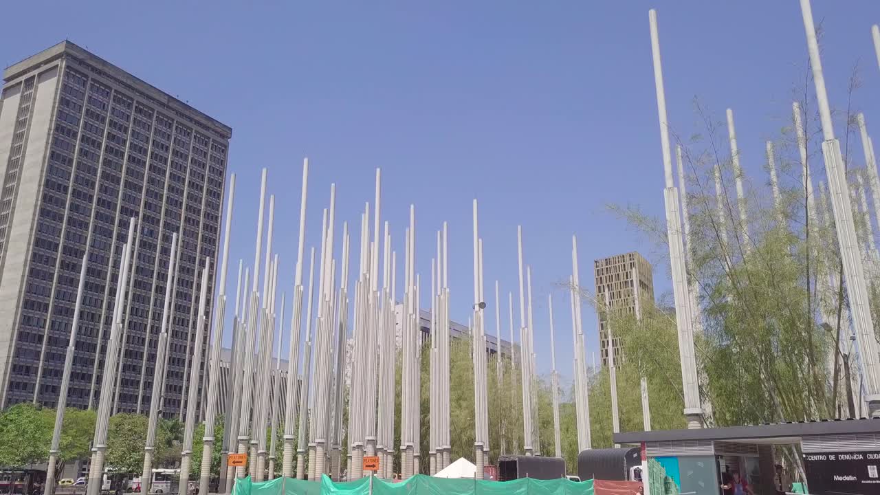 메델린의 plaza cinceros, libertad 및 biblioteca의 놀라운 4k  ⁇