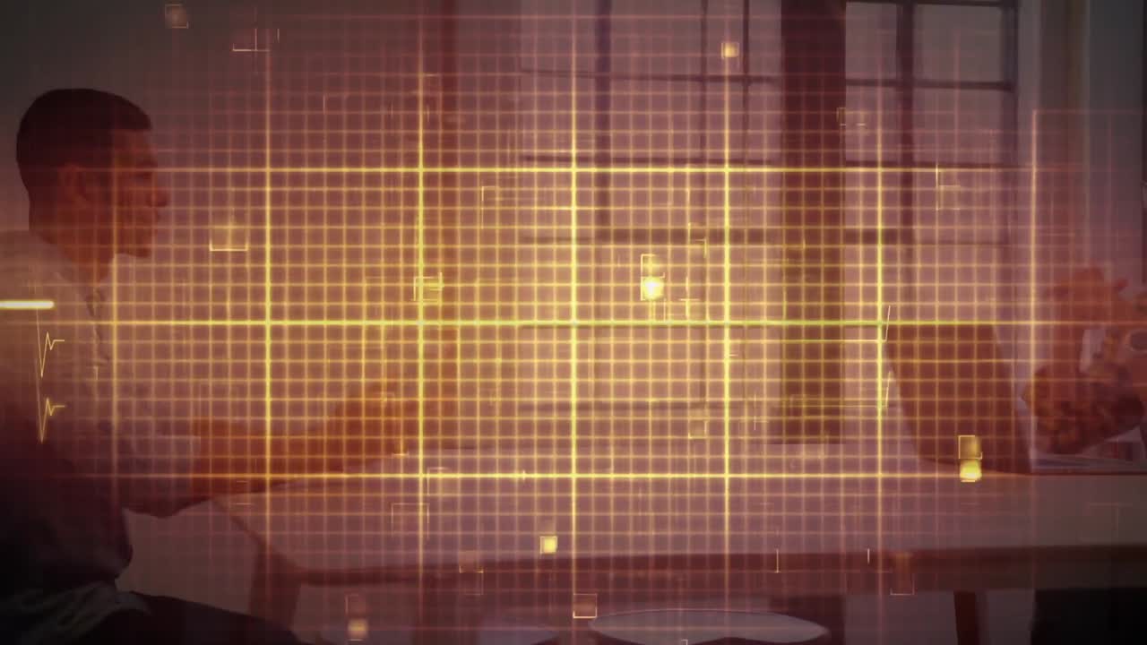 사무실에서 토론하는 다양한 남성과 여성 동료에 대한 밝은 노란색 심장 박동 모니터