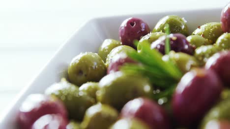 tapas de aceitunas en un tazón