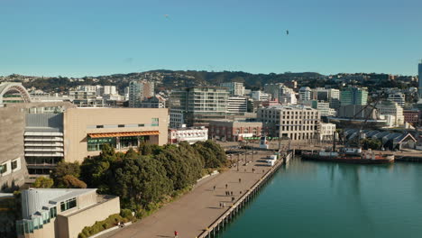 Paseo-Marítimo-De-La-Ciudad-De-Wellington,-Nueva-Zelanda,-Toma-De-Drones-4k