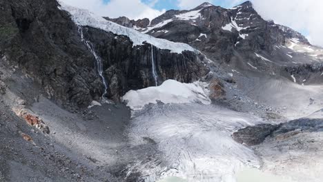 Eislandschaft-Des-Fellaria-Gletschers-Von-Valmalenco-In-Norditalien-In-Der-Sommersaison