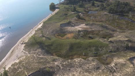 Dunas-En-La-Costa-Del-Lago-Muskegon-En-Un-Aspecto-De-Grano-De-Película-Ligera