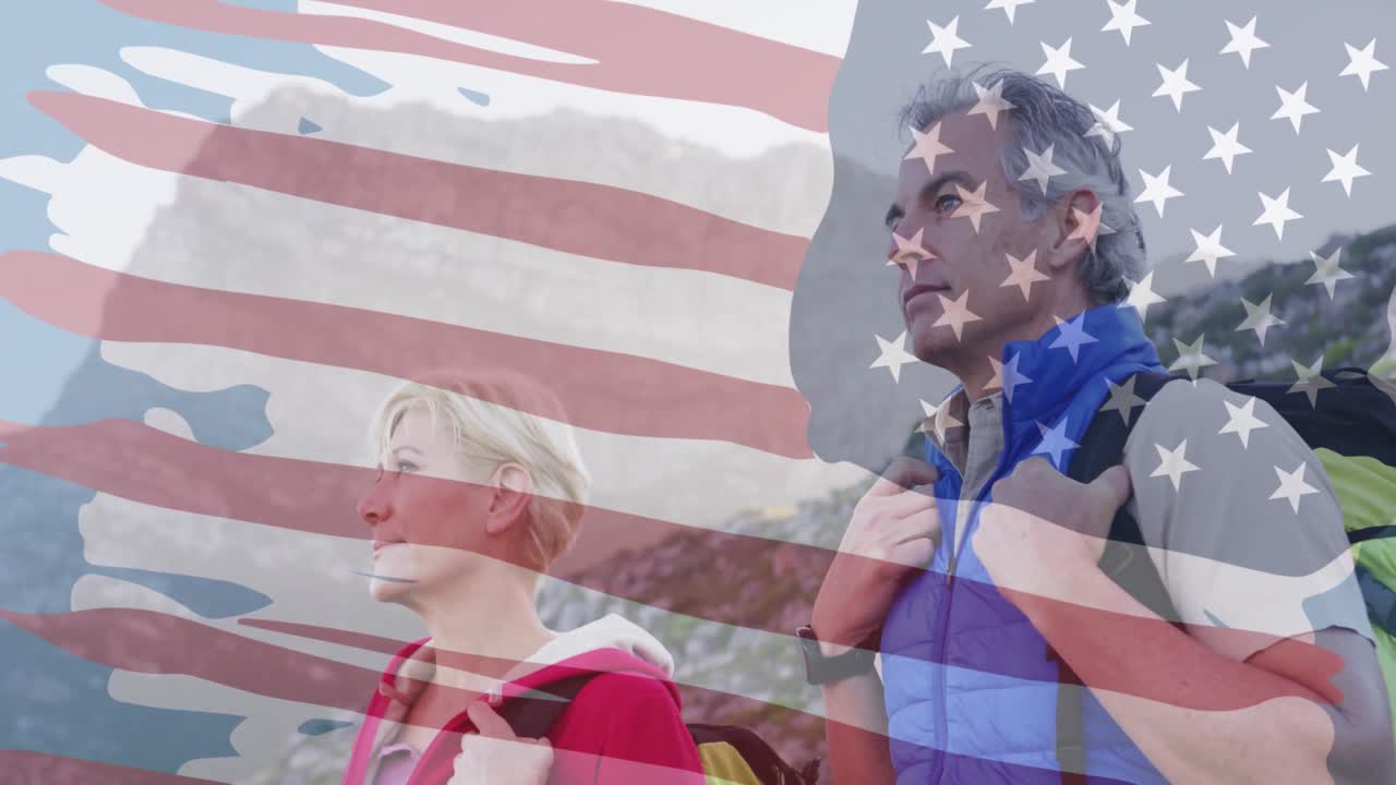 산에서 하이킹하는 고위 백인 커플 위에 있는 미국  ⁇ 발의 애니메이션