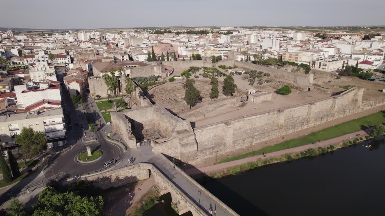 establecimiento de la vista de la fortificación musulmana, alcazaba de mérida