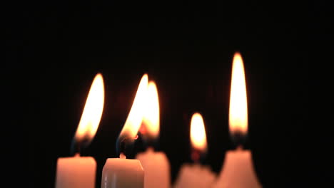 las velas parpadeando
