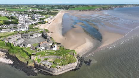 Playa-Histórica-De-Duncannon-Fort-Y-Pueblo-De-Vacaciones-En-La-Península-De-Hook-Co.