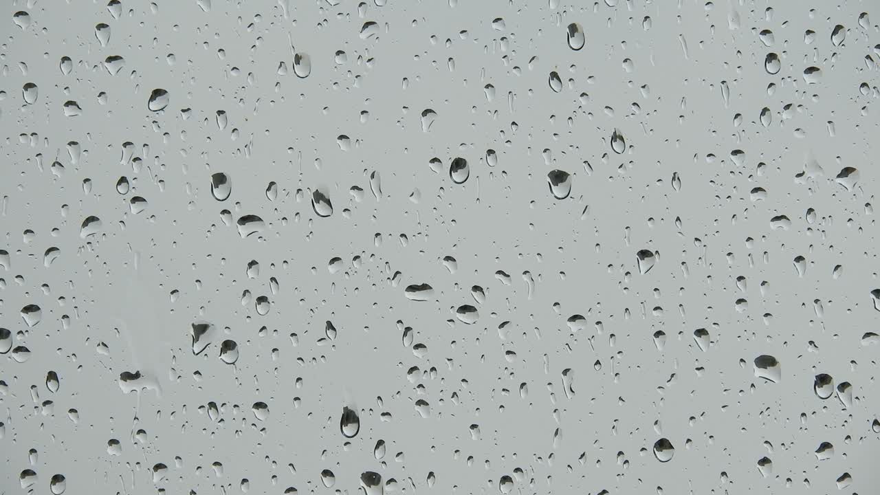 clima lluvioso fuera de la ventana