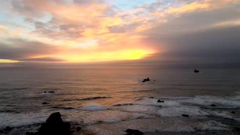increíble vista del océano al atardecer