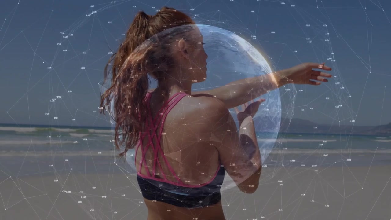 Donna che estende le braccia sulla spiaggia di fronte all'oceano mentre una rete globale animata appare durante un allungamento fitness.