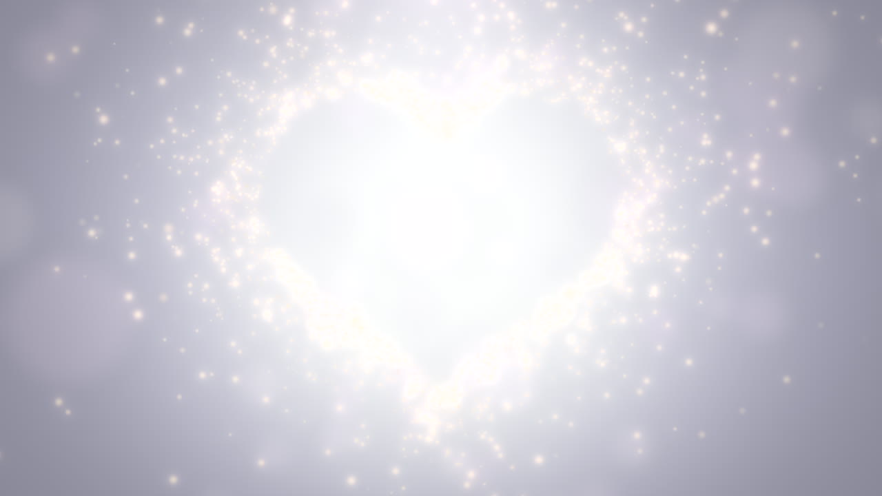 primer plano corazones blancos de amor con fondo de boda