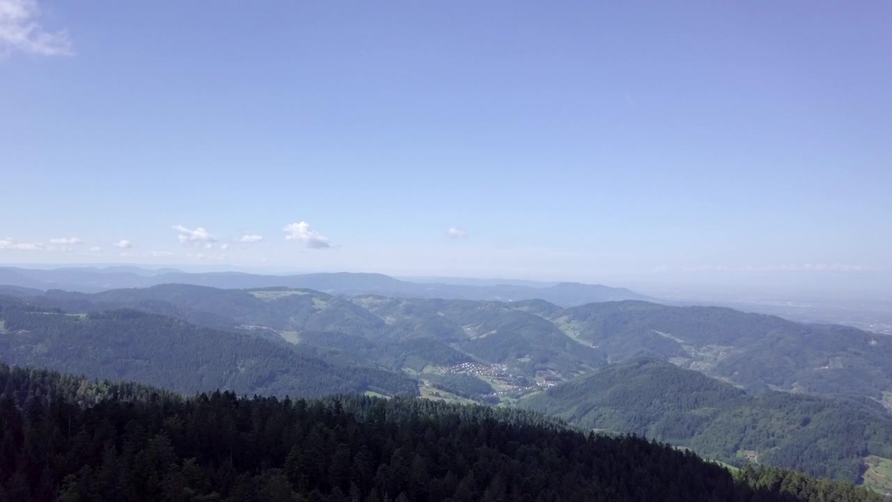 山と青い空
