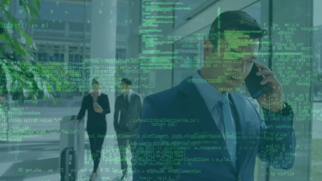 animación del procesamiento de datos sobre un hombre de negocios caucásico hablando por teléfono inteligente