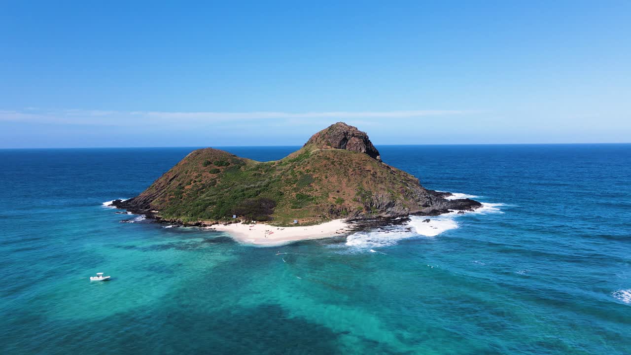 장관을 이루는 모쿠 누이 섬과 해변, 오아후, 하와이의 궤도 샷