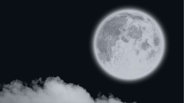 Lua cheia e nuvens