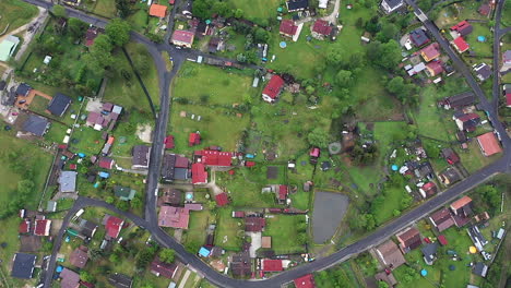 Top-Down-Aerial-View-of-Village-in-Countryside-of-Carlsbad-Area,-Czech-Republic