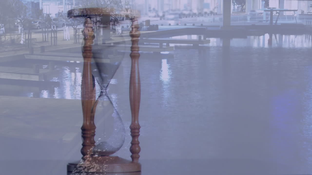 도시에서 고 있는 사람들 위에 모래시계의 애니메이션