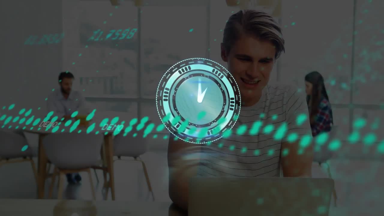 animación del procesamiento de datos y el reloj que se mueve sobre diversas personas de negocios en la oficina