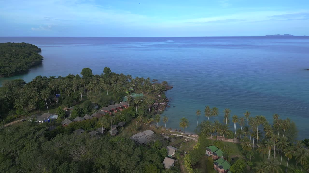 impresionante vista aérea vuelo palmera playa isla koh kood tailandia mañana amanecer 2022