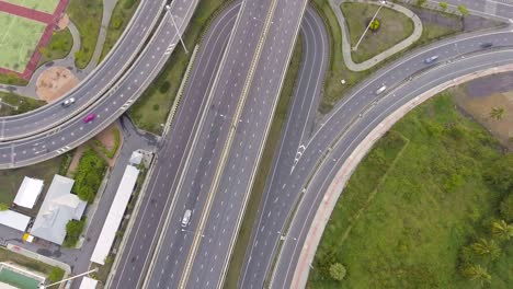 tráfico circular y carreteras en bangkok, tailandia, vista aérea