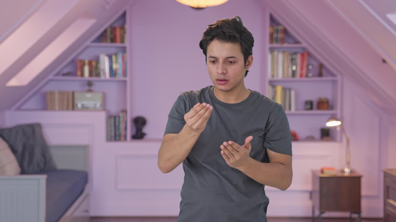 머리카락이 빠지는 인도인