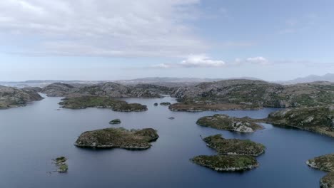 Impresionante-Lago-En-El-Noroeste-De-Escocia.