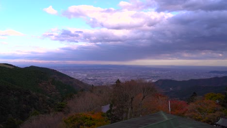 Panorámica-En-Cámara-Lenta-A-Través-De-La-Amplia-Cuenca-De-Tokio-Y-Kanagawa-Al-Atardecer