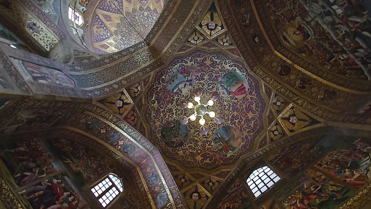 Affreschi intricati e soffitto decorato della Cattedrale di Vank a Isfahan