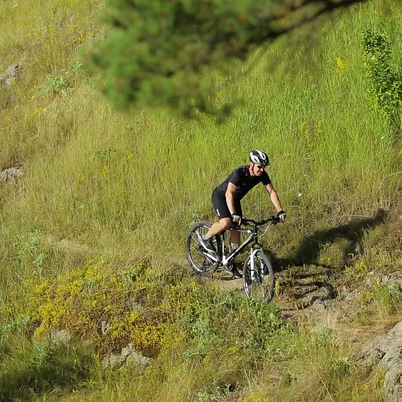 ciclista montando una bicicleta