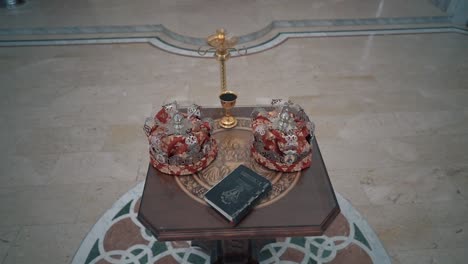 Wedding-crowns-Orthodox-Church-in-Serbia