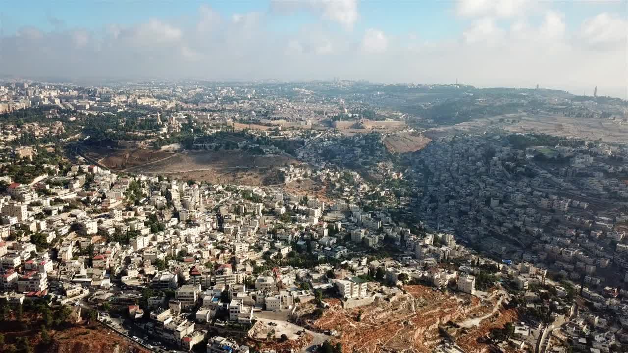 imágenes aéreas sobre el barrio de silwan en jerusalén oriental y la ciudad vieja