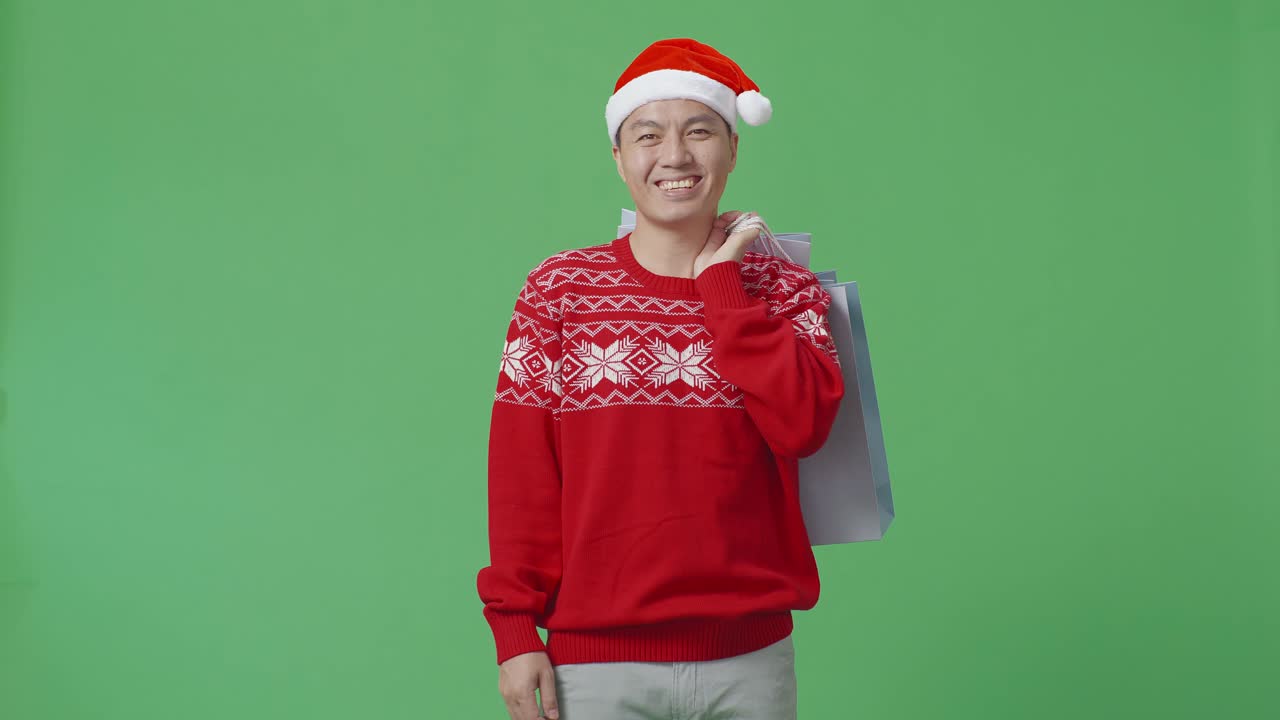 크리스마스를 위해 쇼핑하는 남자