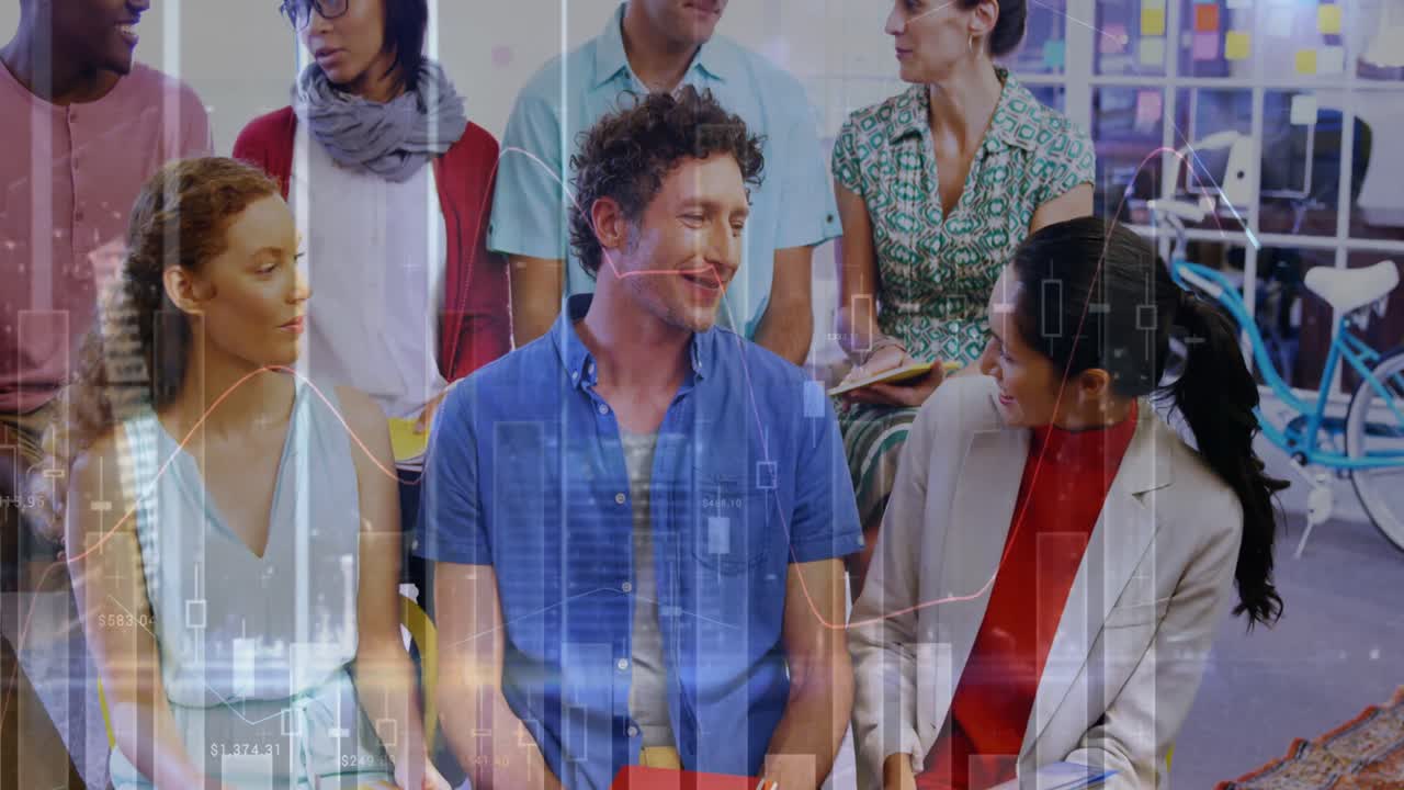 animación del procesamiento de datos financieros en diversos grupos de empresarios