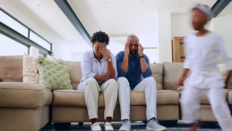 Jump,-children-parents-on-a-sofa-with-stress