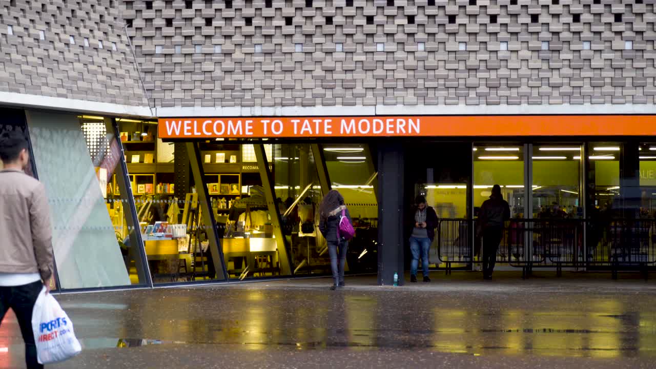 Tate Modern Exterior in London
