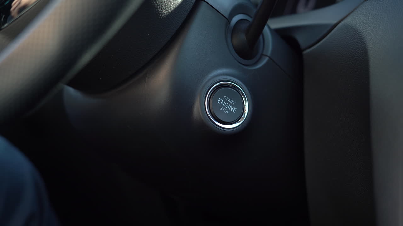 pon en marcha el coche con un botón de parada de arranque