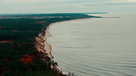 Polish-Baltic-Sea-coast-in-strong-wind