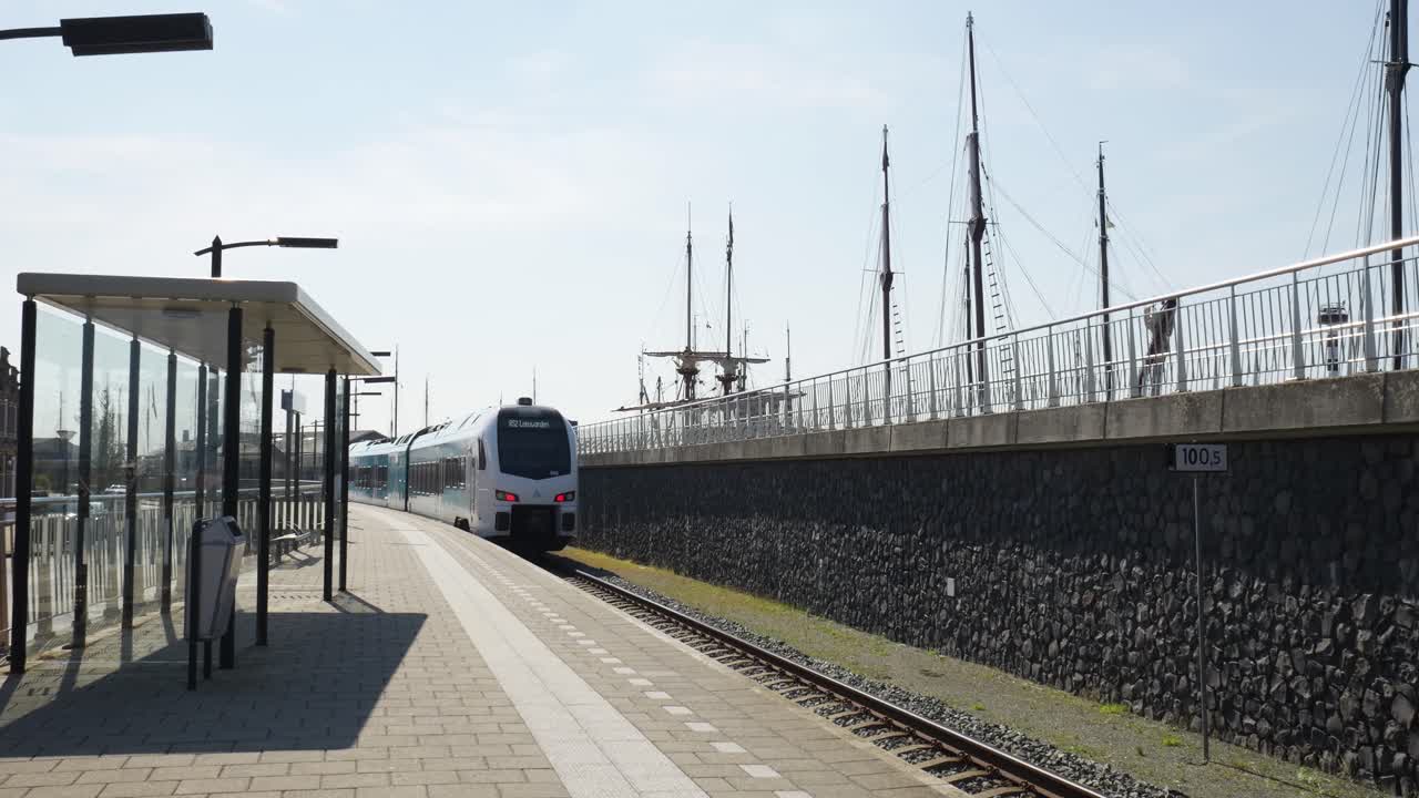 해안역 의 열차