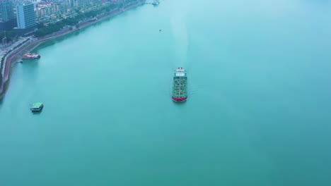 vista de cerca del buque de carga un bulker de vela es un buque mercante especialmente diseñado para transportar carga a granel sin embalaje, como granos, mineral, carbón o madera