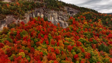 Die-Weißen-Berge-Der-New-Hampshire-Peak-Herbstfarben