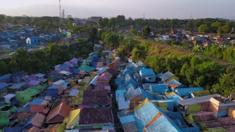 Regenbogendorf-Oder-Buntes-Dorf-In-Malang-Von-Oben---Ost-Java---Indonesien