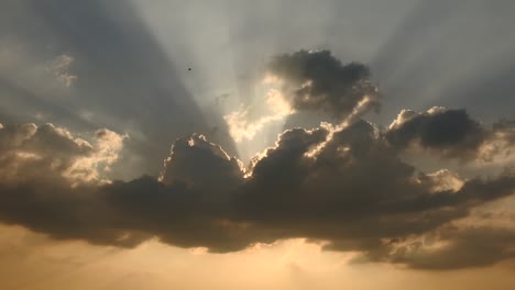 footage-of-the-twilight-sky-with-clouds-drifting